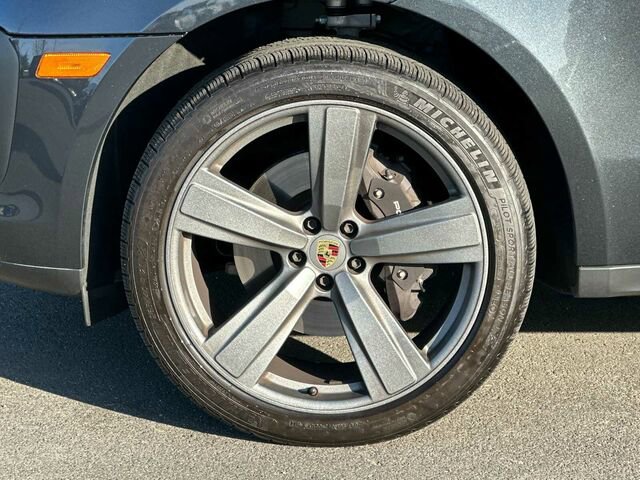 Used 2024 Porsche Macan image 36