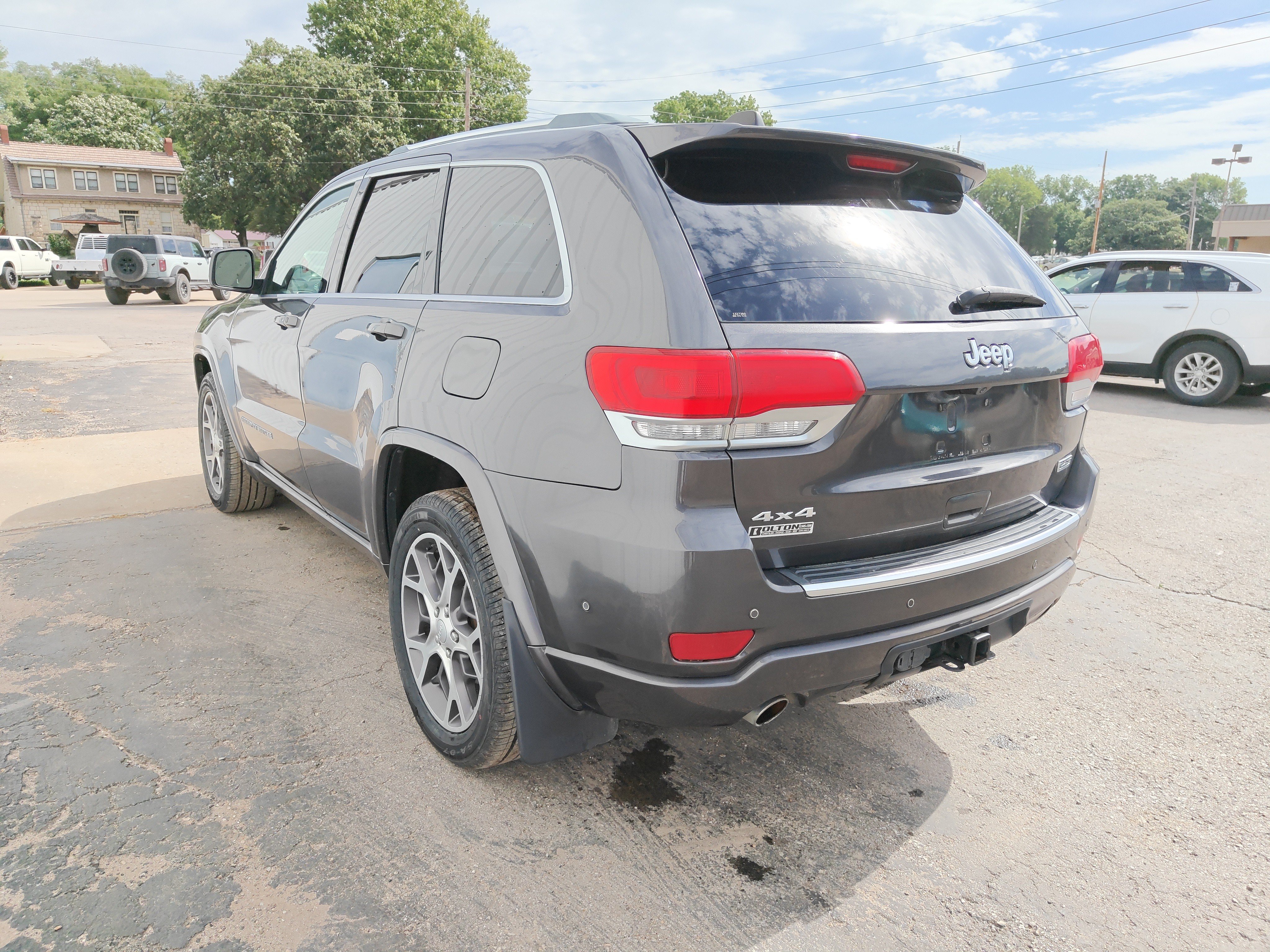 Used 2018 Jeep Grand Cherokee Limited AWD/4WD image 11