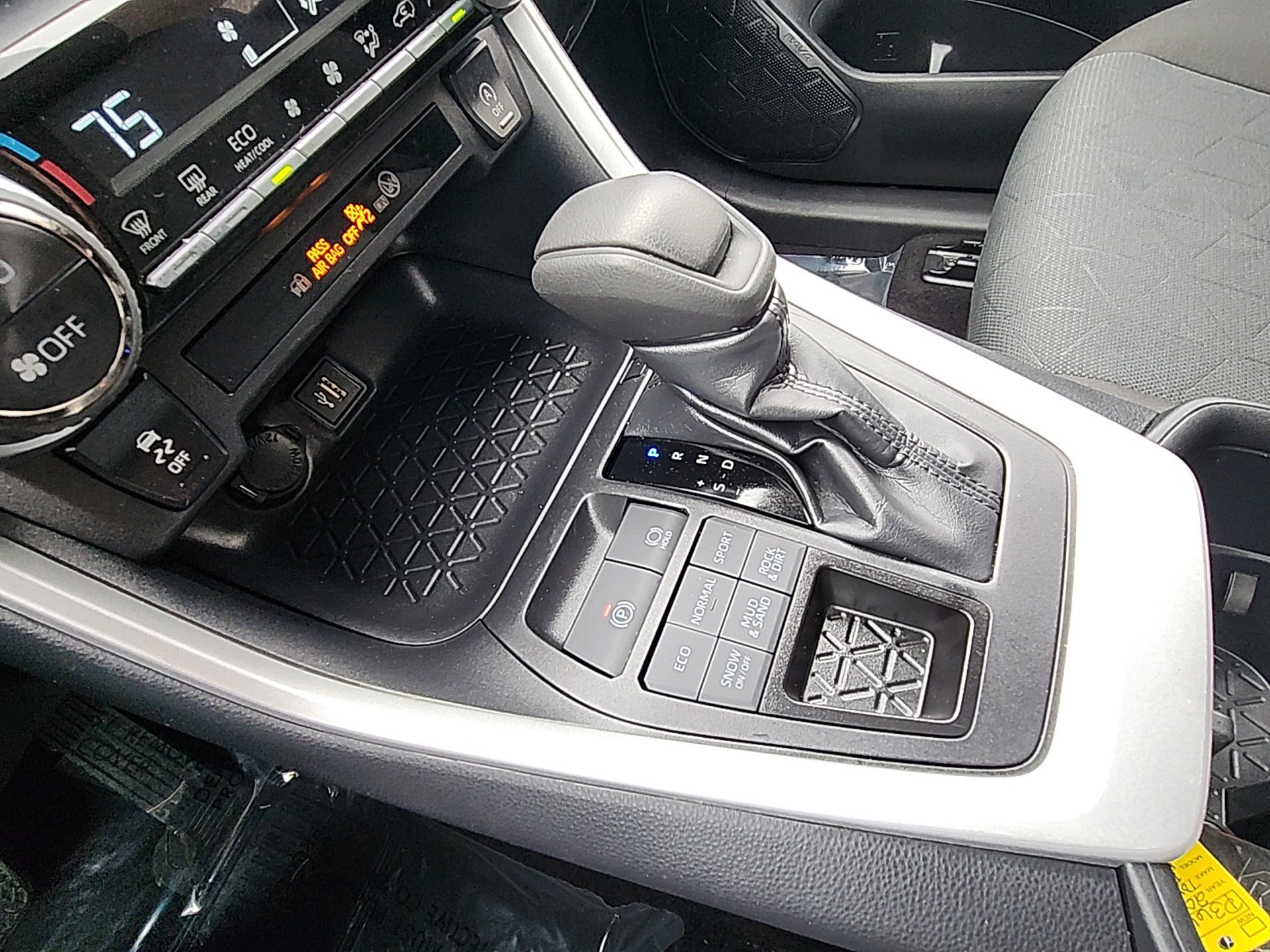 Certified 2025 Toyota RAV4 XLE image 17
