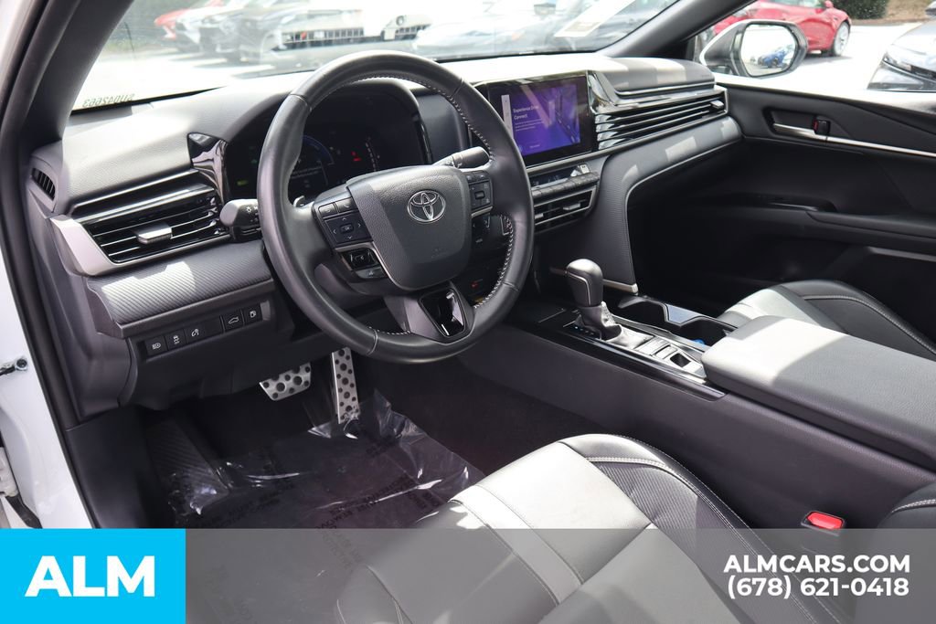 Used 2025 Toyota Camry SE image 10