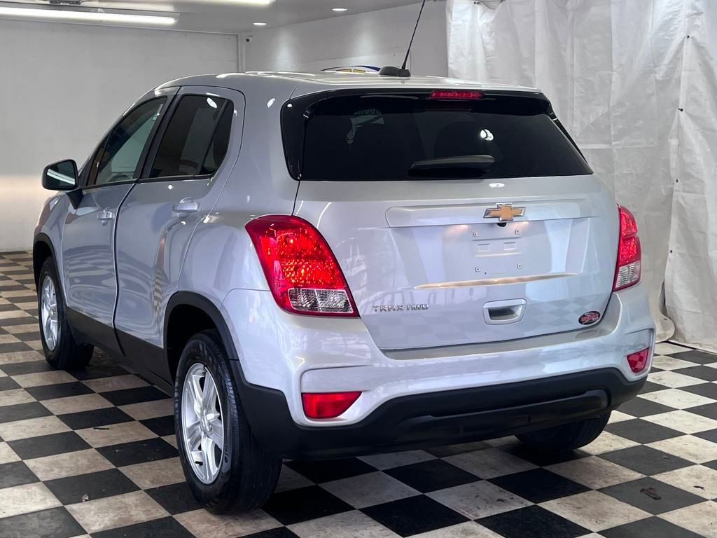 Used 2022 Chevrolet Trax LS w/ Tint and Cruise Package image 10