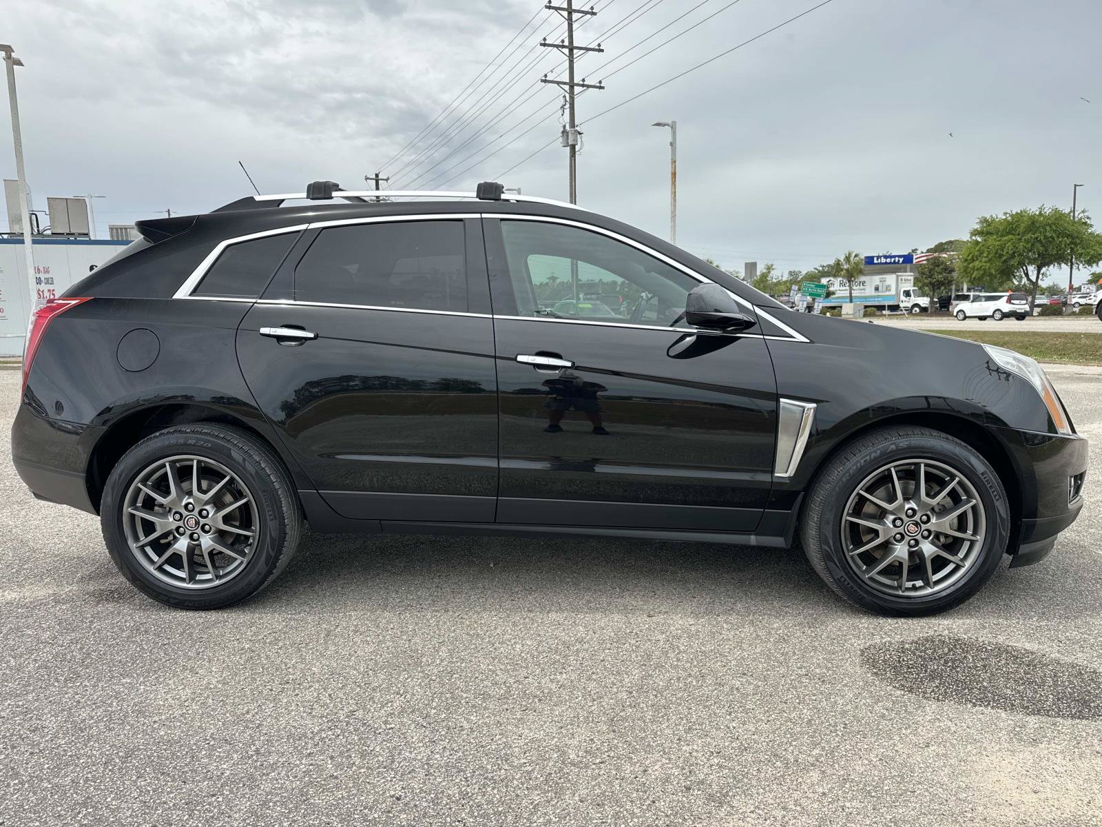 Used 2016 Cadillac SRX Performance w/ Midnight Edition Package FWD video 2