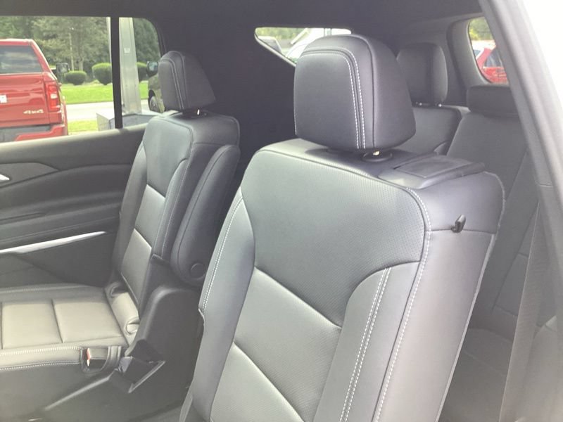 New 2027 Chevrolet Traverse LT w/ Sun and Wheel Package AWD/4WD image 18