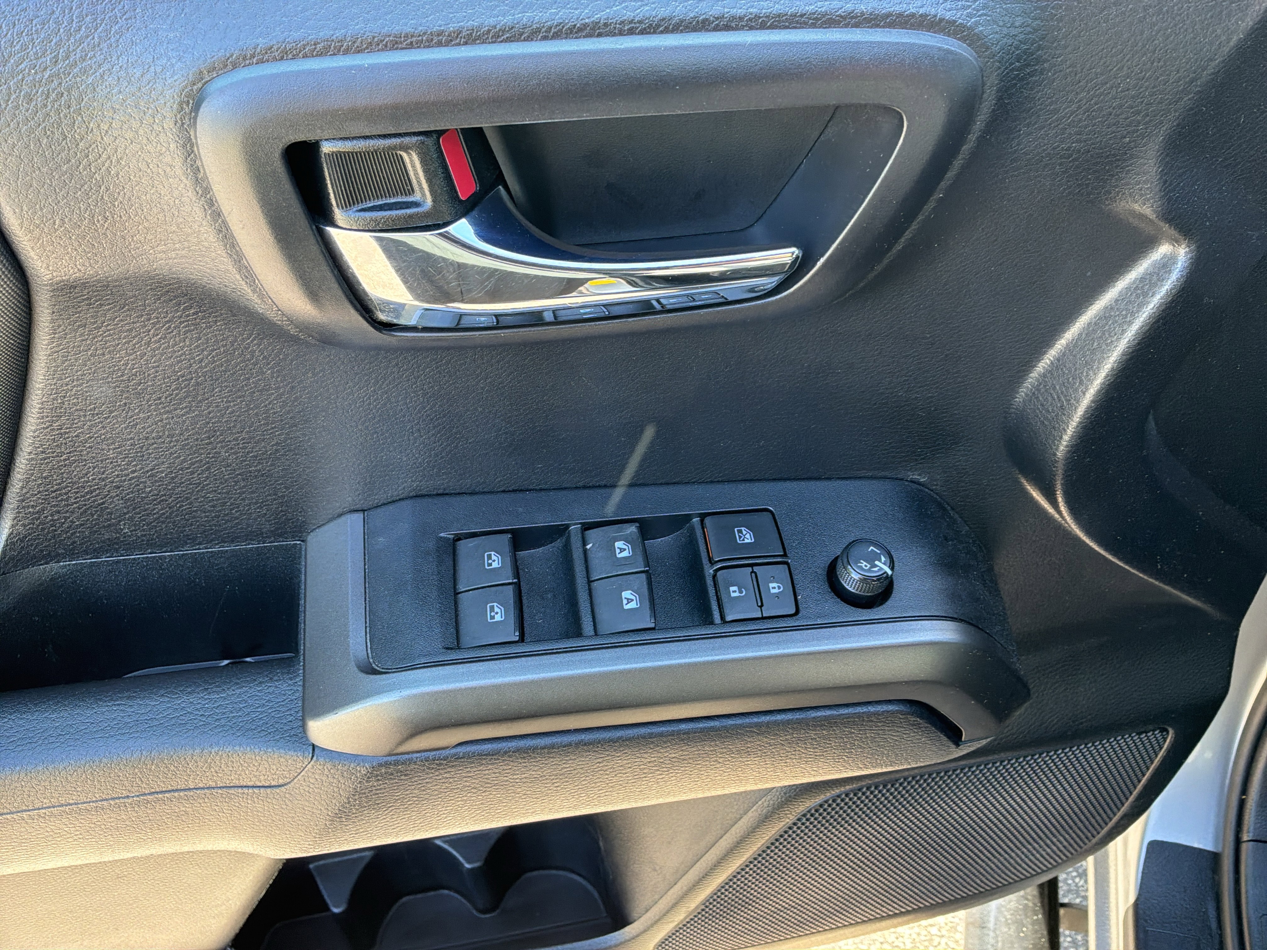 Used 2021 Toyota Tacoma TRD Sport w/ Technology Package AWD/4WD image 15