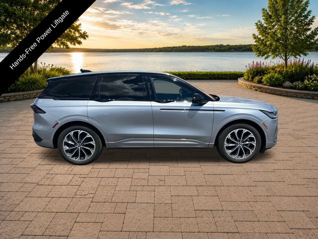 Certified 2024 Lincoln Nautilus Reserve w/ Equipment Group 202A AWD/4WD image 9