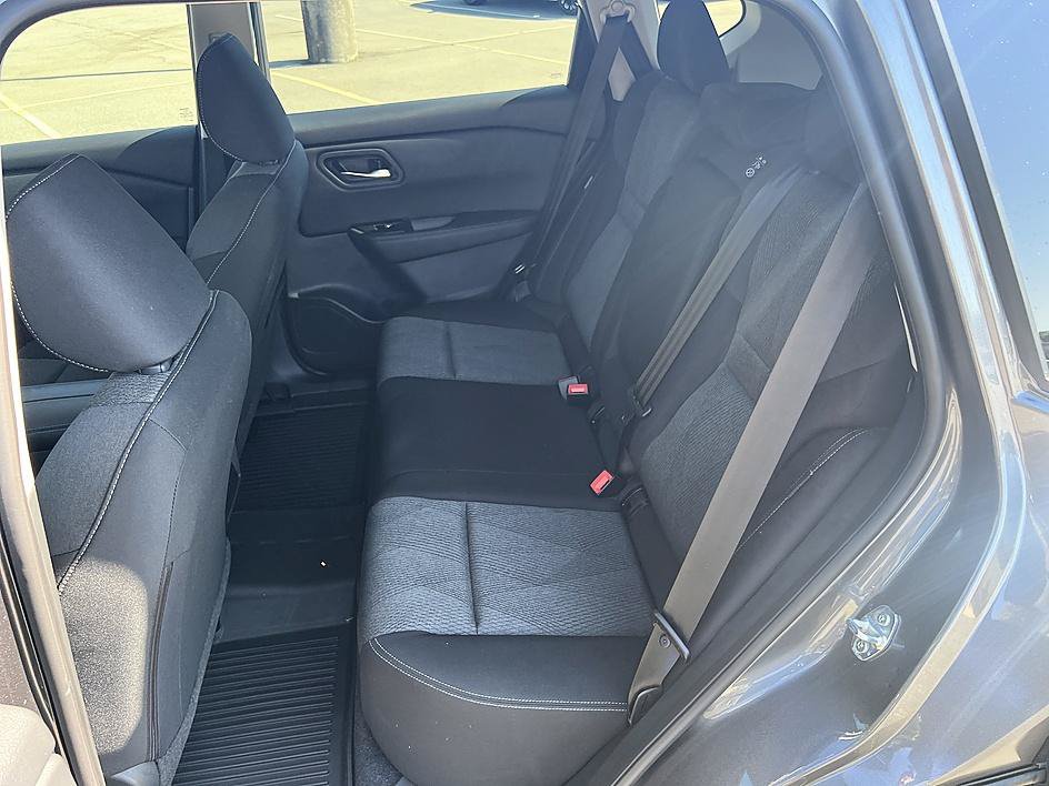 Certified 2025 Nissan Rogue SV FWD image 14