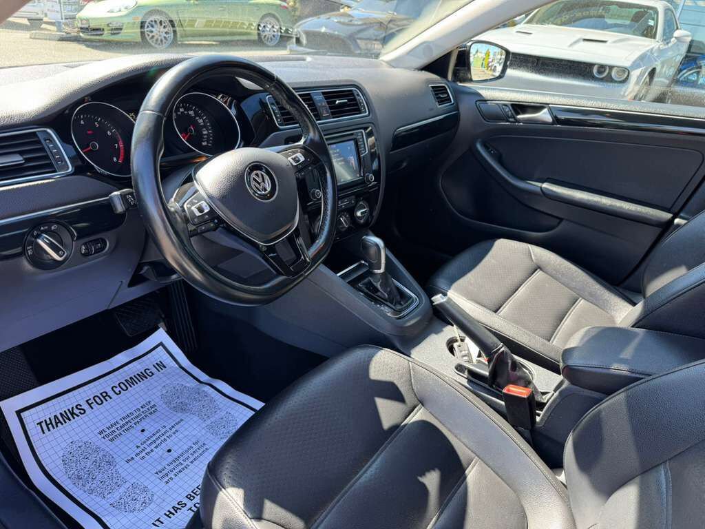 Used 2016 Volkswagen Jetta SEL FWD image 4