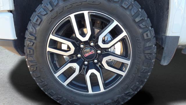 Used 2023 GMC Sierra 1500 AT4 w/ AT4 Premium Package image 45