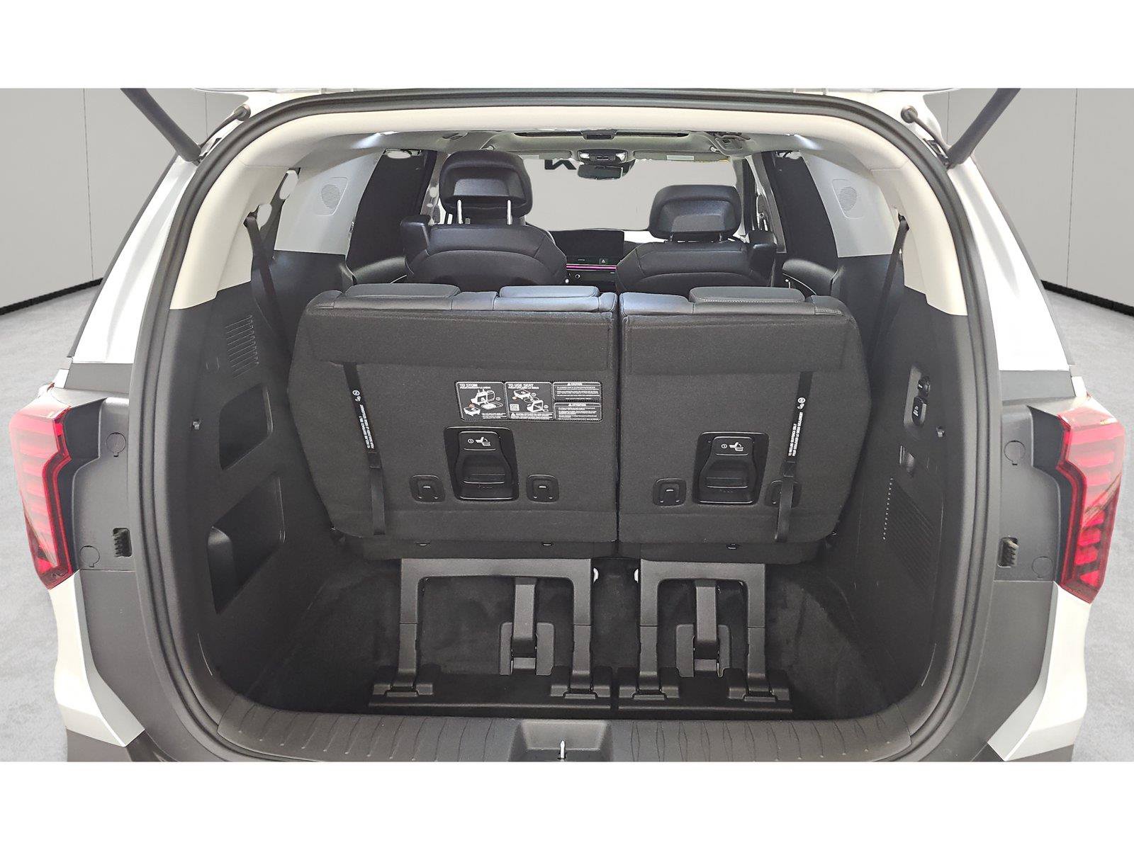 Used 2026 Kia Carnival SX Prestige FWD image 12