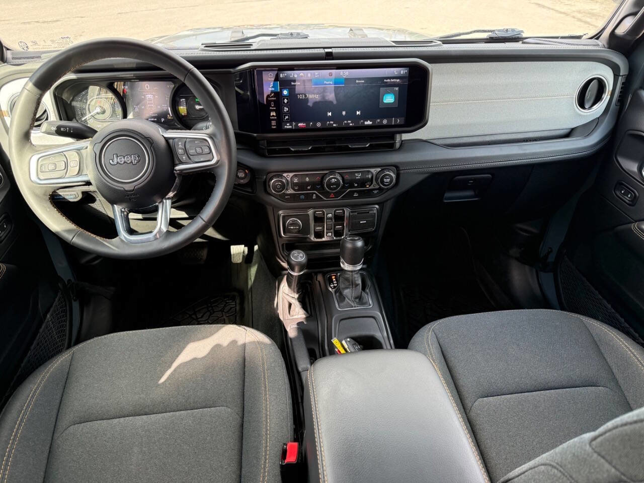 Used 2024 Jeep Wrangler Unlimited Sahara AWD/4WD image 21
