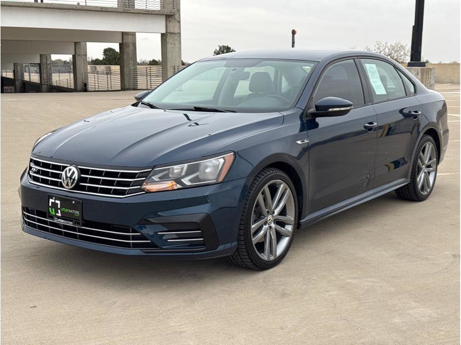 Used 2018 Volkswagen Passat 2.0T R-Line image 3