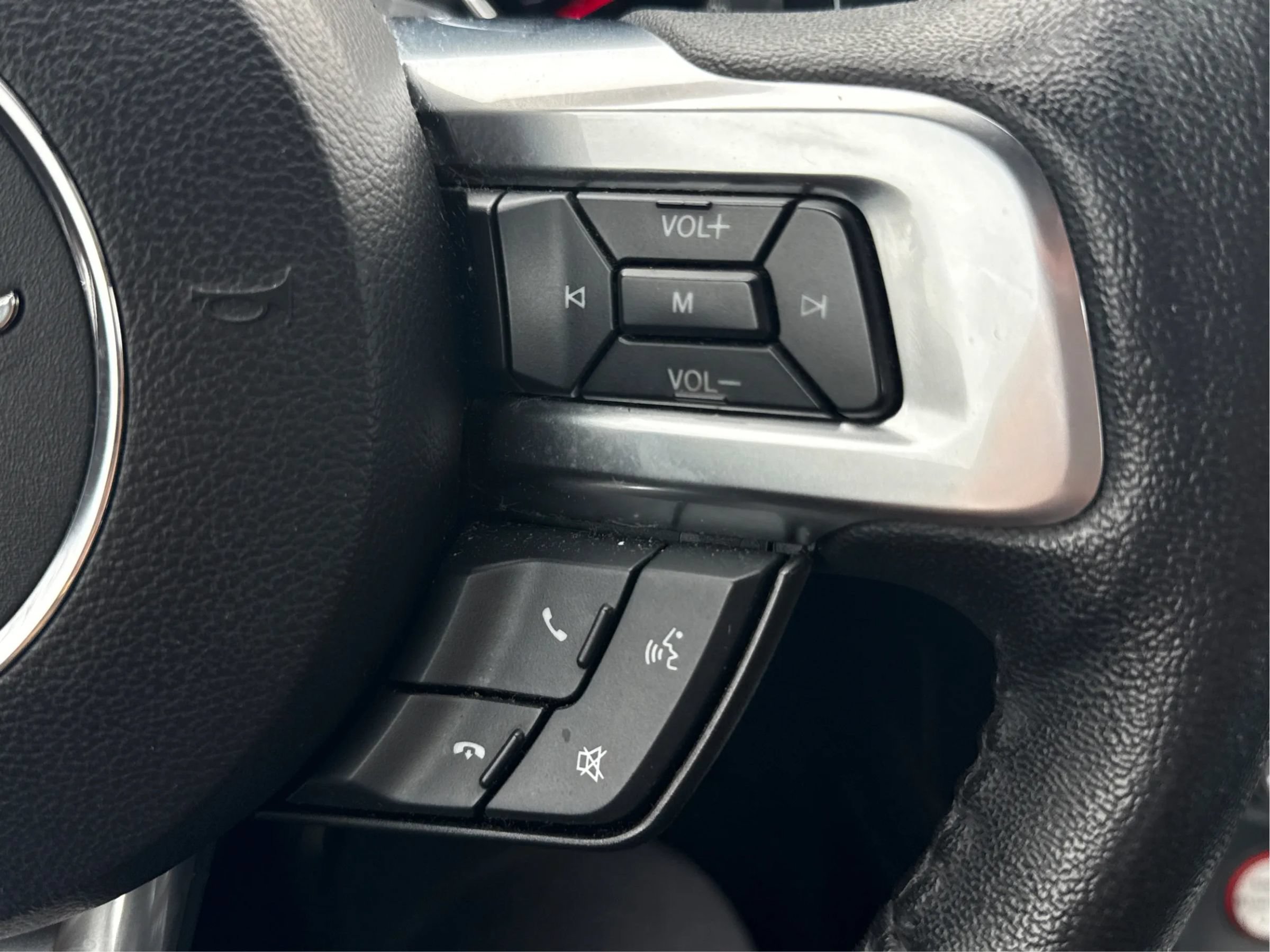 Used 2016 Ford Mustang Coupe RWD image 26