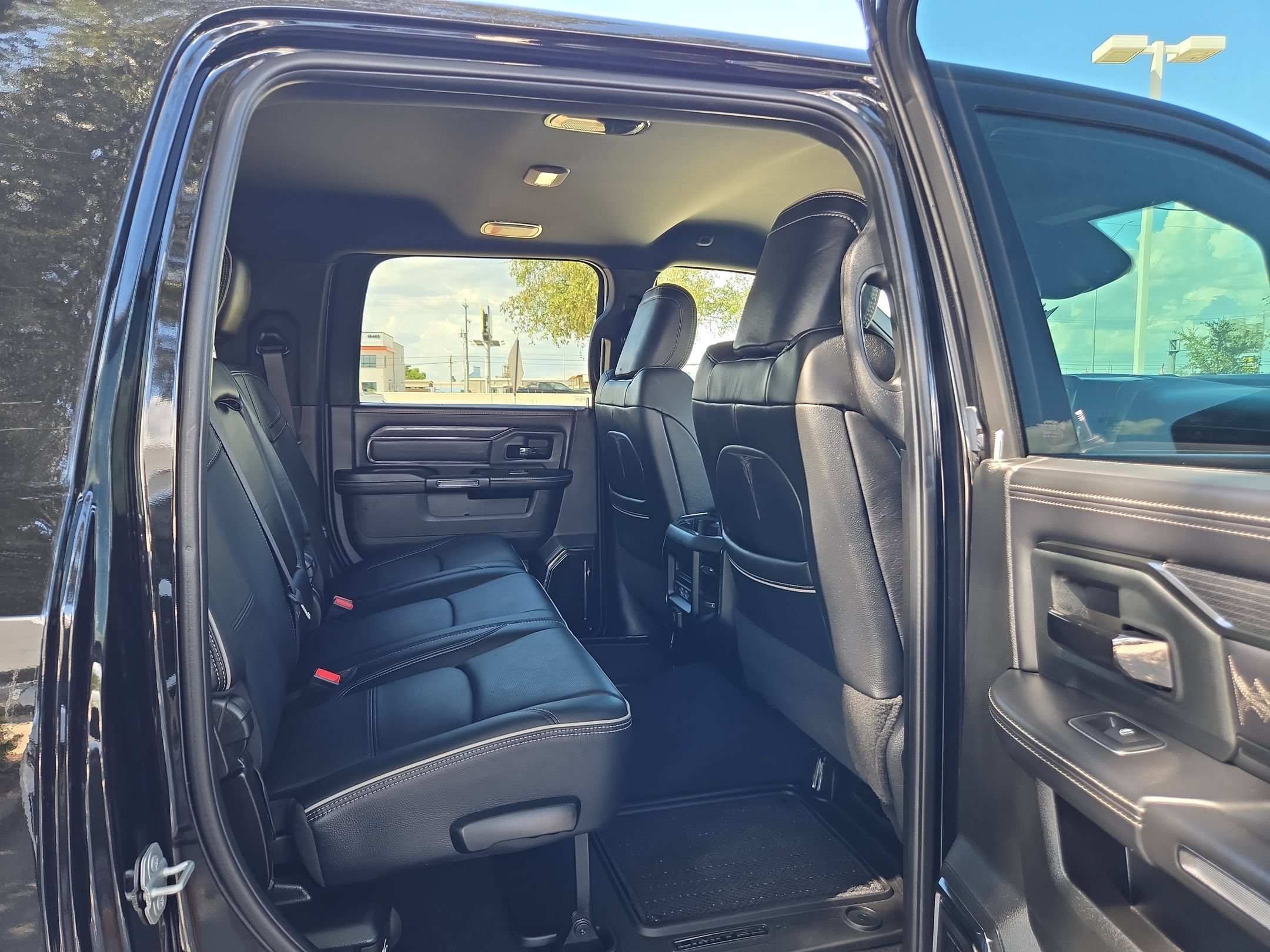 Used 2024 RAM 2500 Limited AWD/4WD image 23