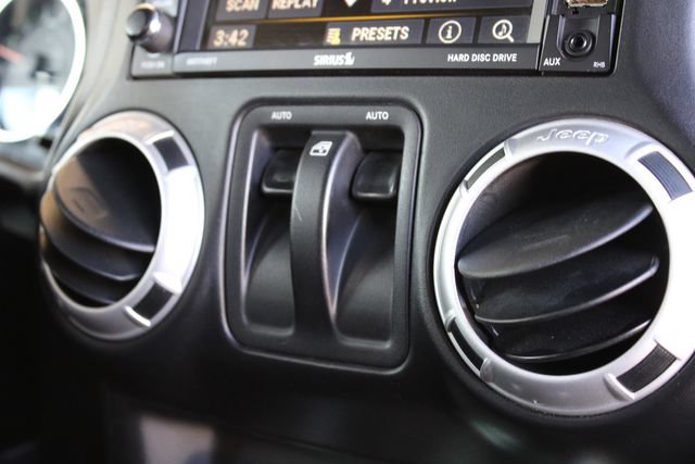 Used 2012 Jeep Wrangler Sahara w/ Connectivity Group AWD/4WD image 19