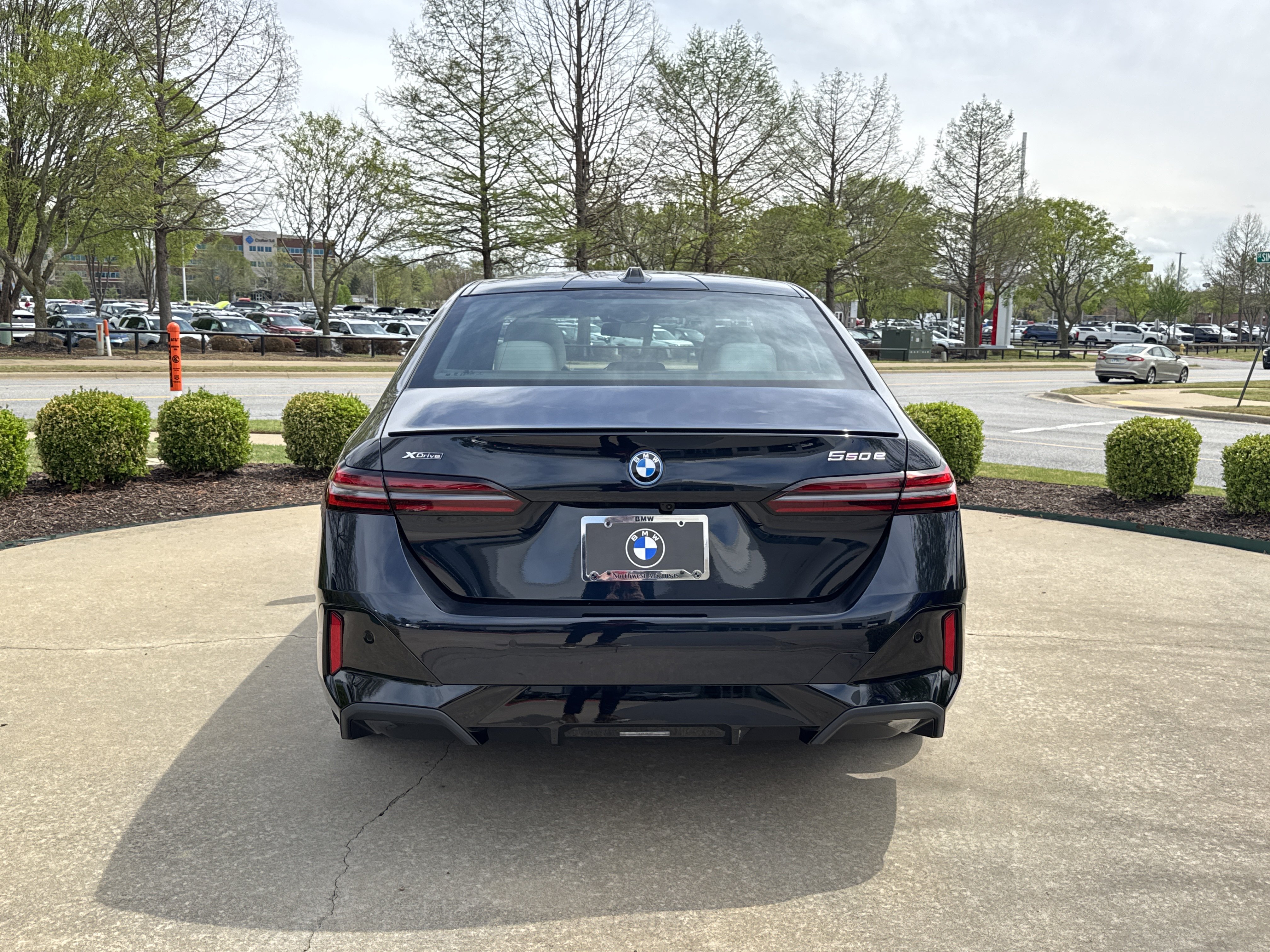 New 2026 BMW 550e xDrive w/ Executive Package AWD/4WD image 4