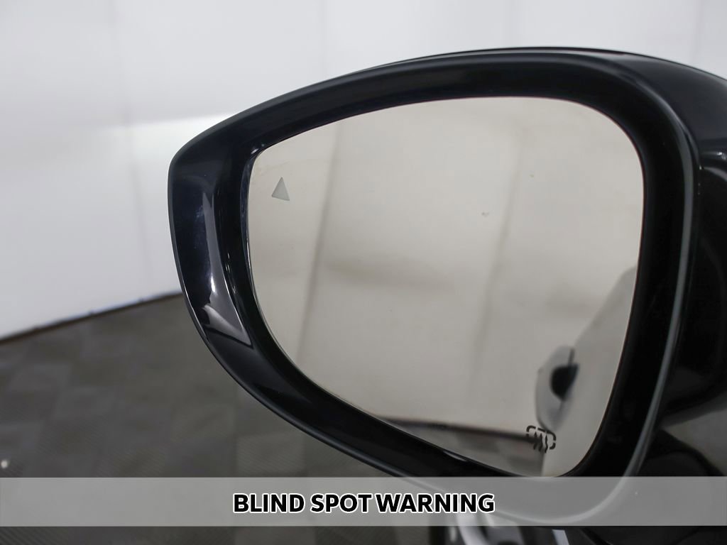 Used 2024 Chrysler Pacifica Limited FWD image 5