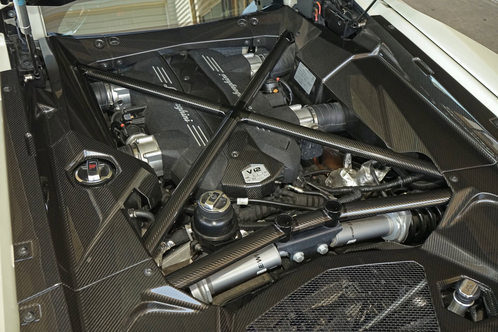 Used 2017 Lamborghini Aventador S AWD/4WD image 25