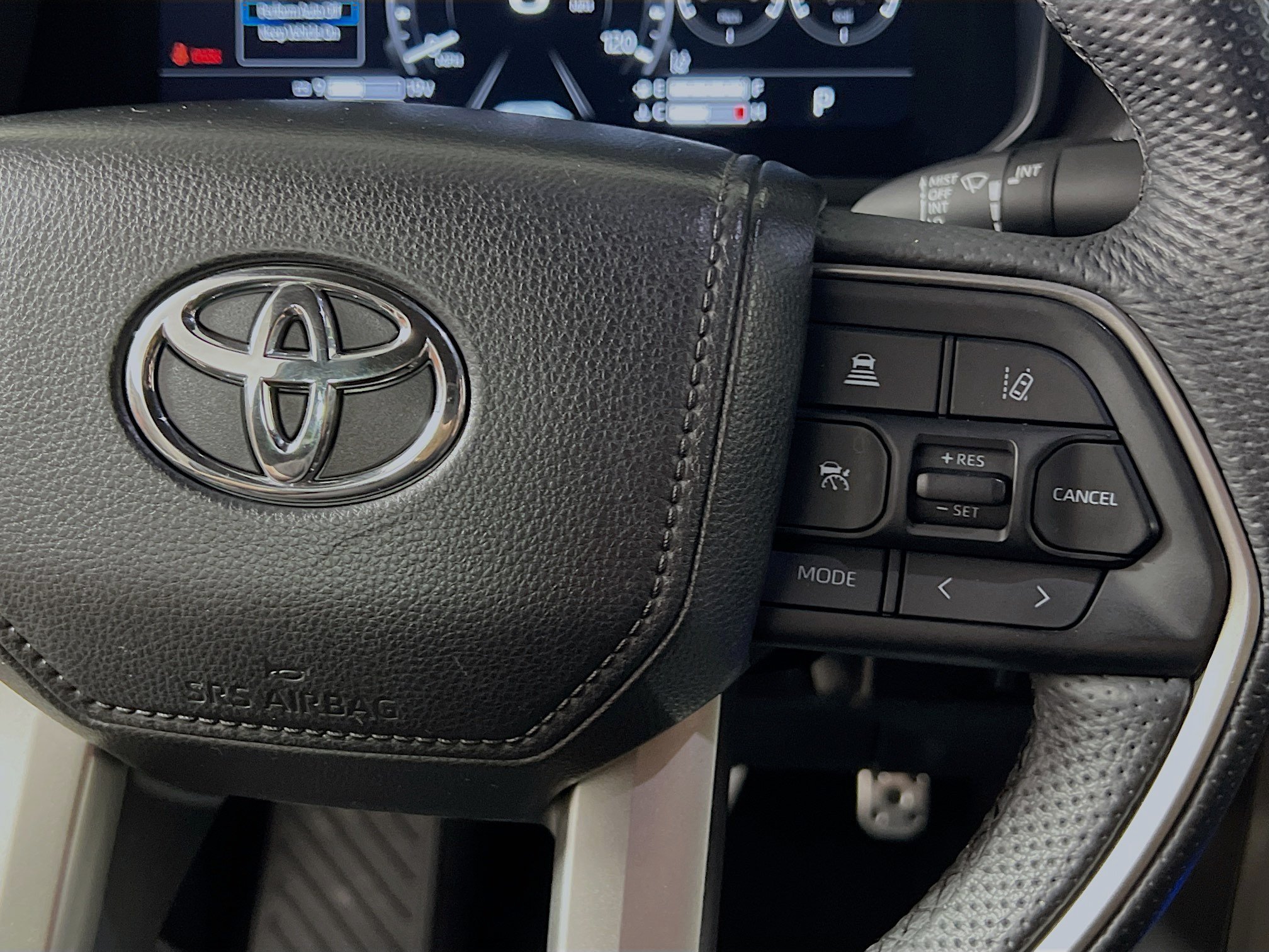 Used 2025 Toyota Tundra Limited w/ TRD Off-Road Package AWD/4WD image 19