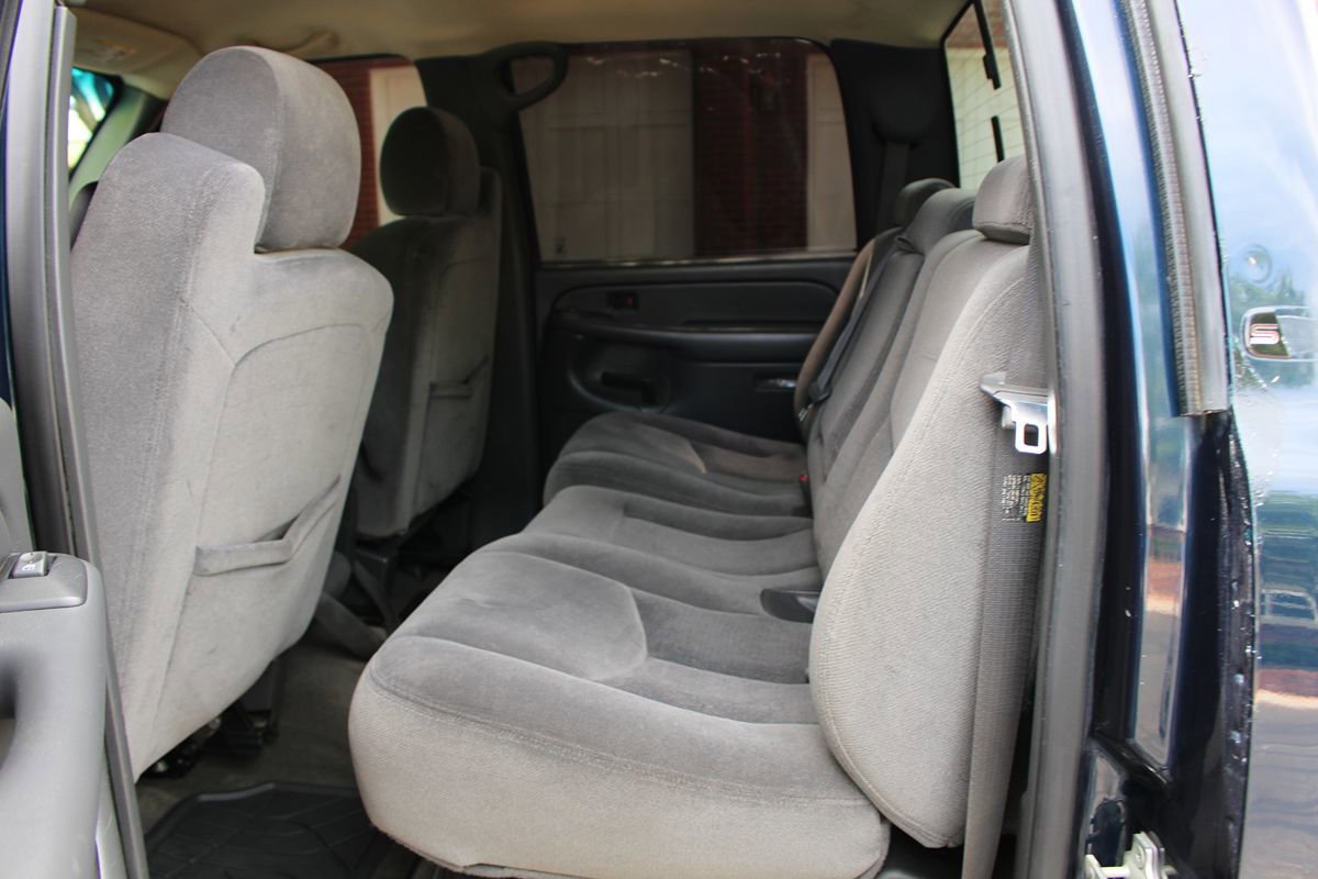 Used 2005 GMC Sierra 2500 SLE w/ Heavy-Duty Power Package AWD/4WD image 11