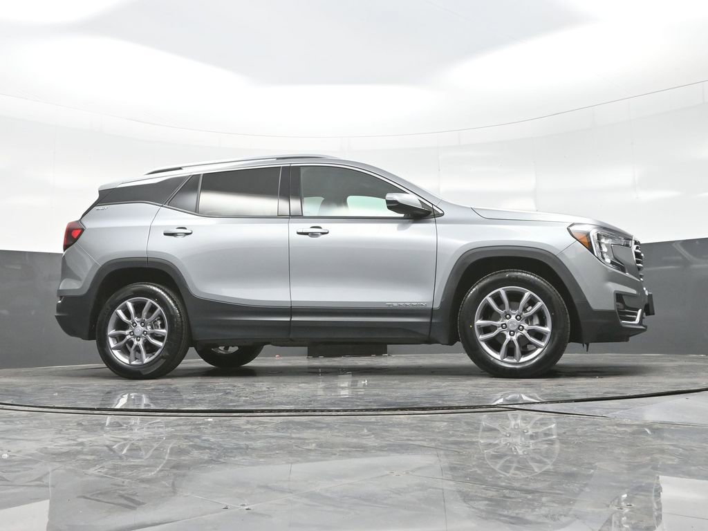 Used 2024 GMC Terrain SLT image 27