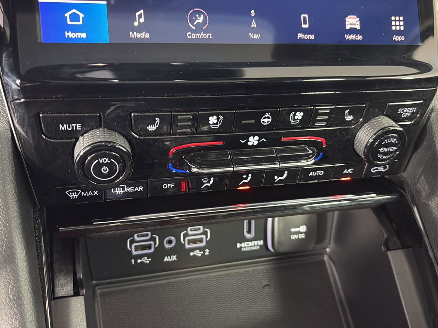 Used 2023 Jeep Grand Cherokee 4WD 4xe w/ Luxury Tech Group II image 38