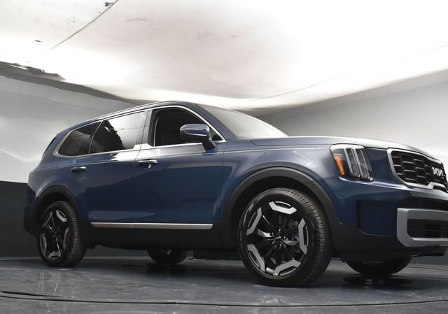 Certified 2025 Kia Telluride S image 33