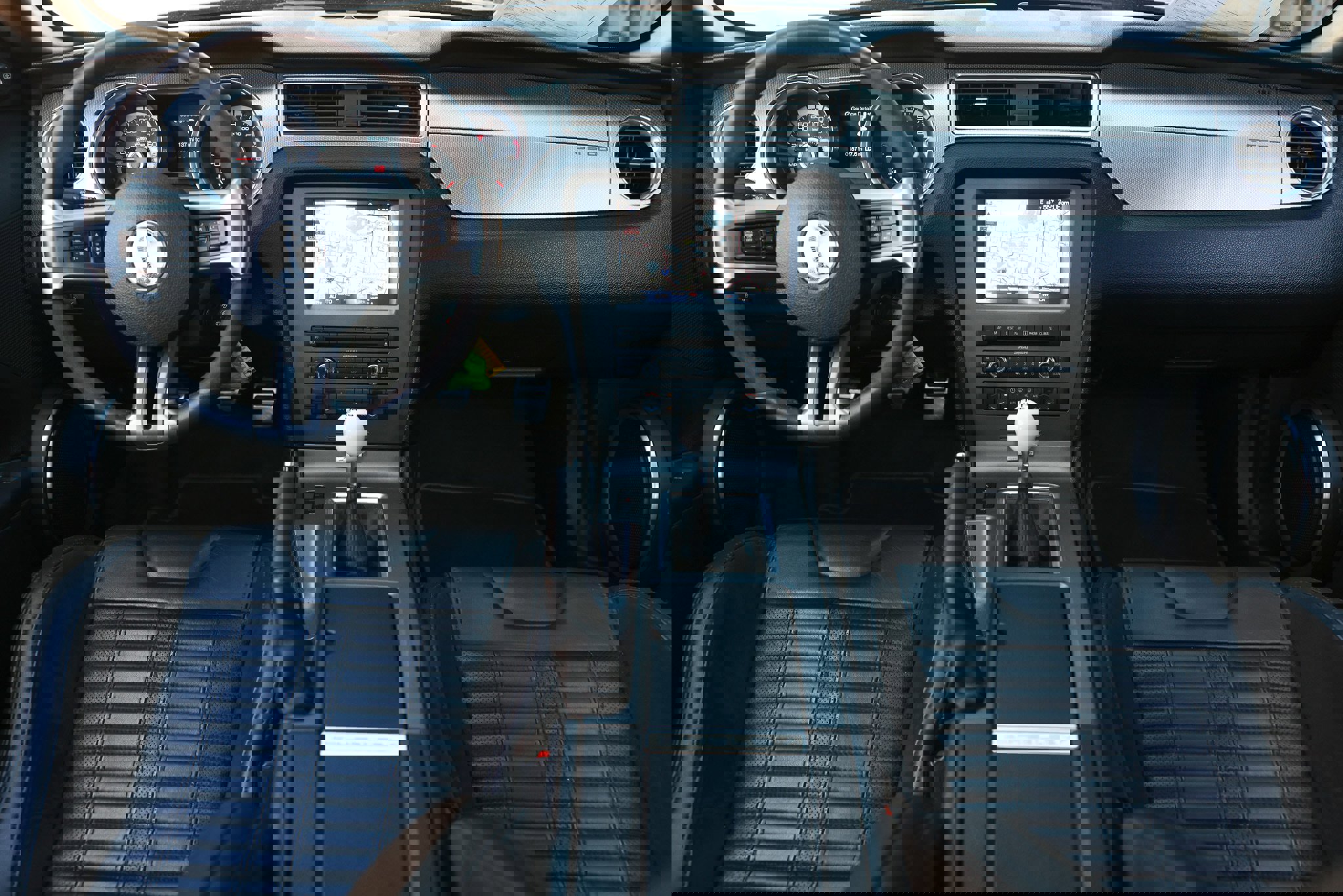 Used 2014 Ford Mustang Shelby GT500 w/ Equipment Group 821A image 2