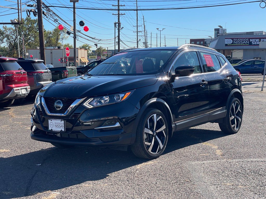 Certified 2022 Nissan Rogue Sport SL AWD/4WD image 2