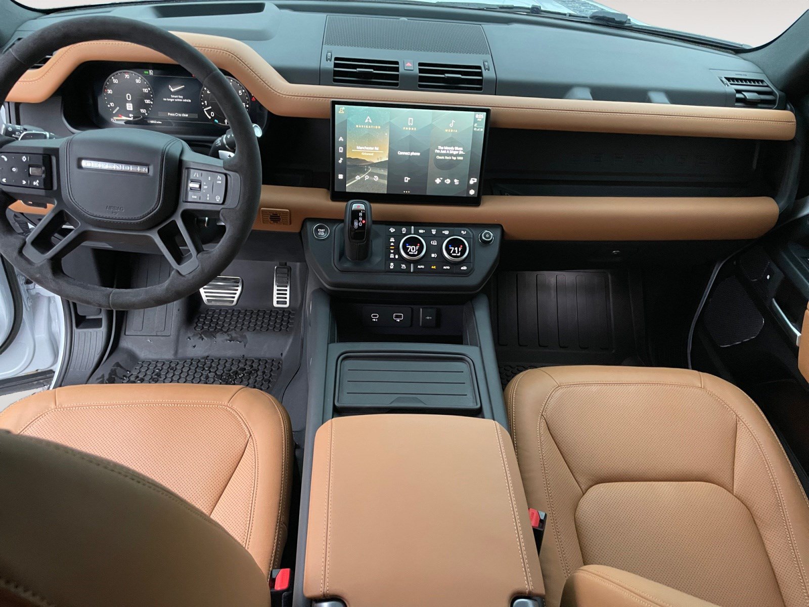 Used 2023 Land Rover Defender 90 V8 AWD/4WD image 11