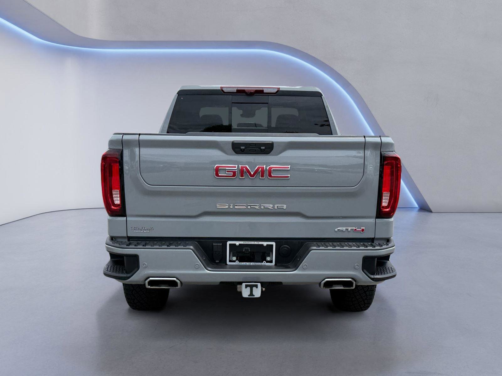 Used 2025 GMC Sierra 1500 AT4 w/ AT4 Premium Package AWD/4WD image 4