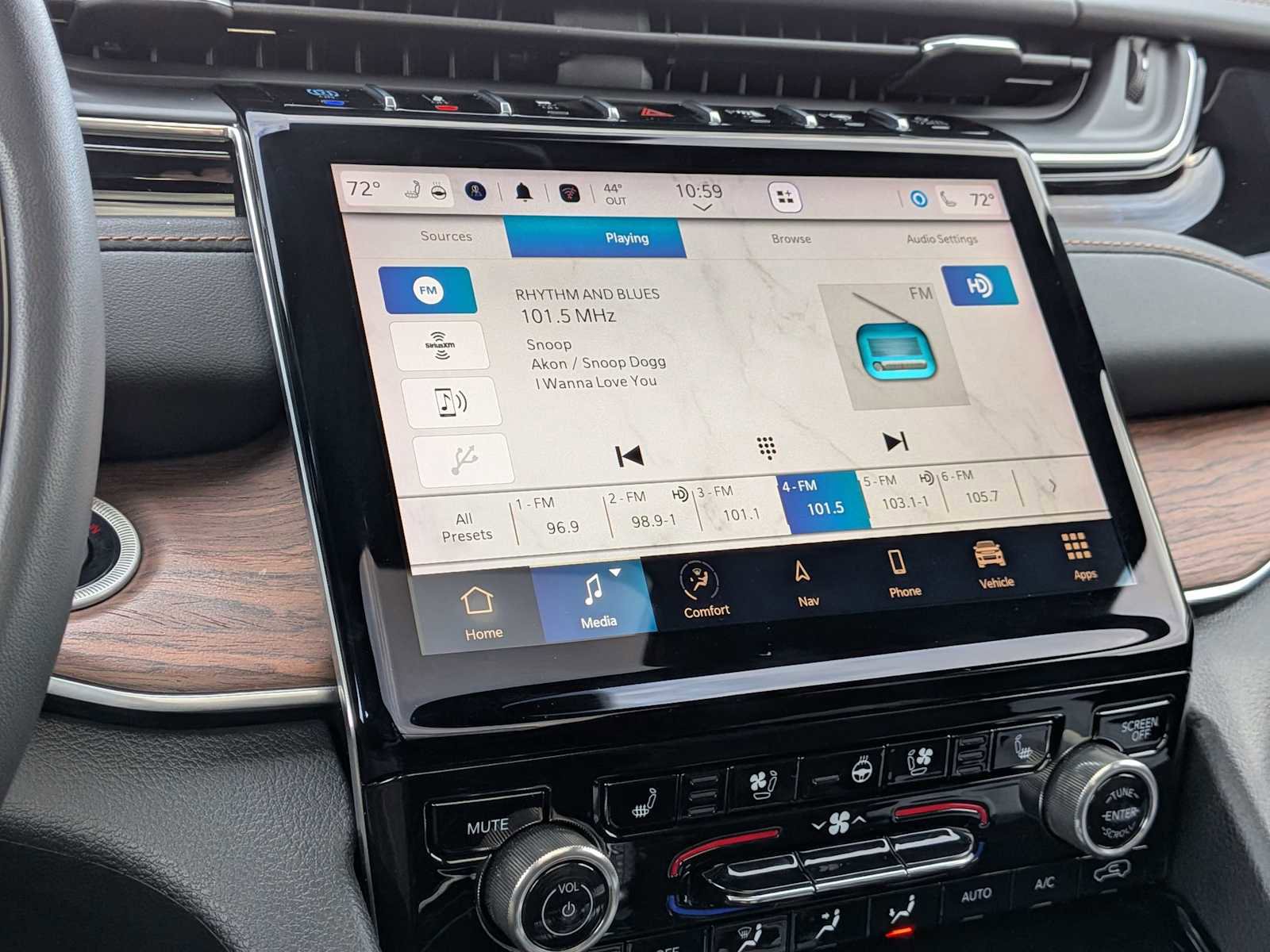 Used 2023 Jeep Grand Cherokee Summit w/ Advanced Protech Group IV image 33