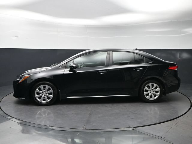 Used 2025 Toyota Corolla LE FWD image 8