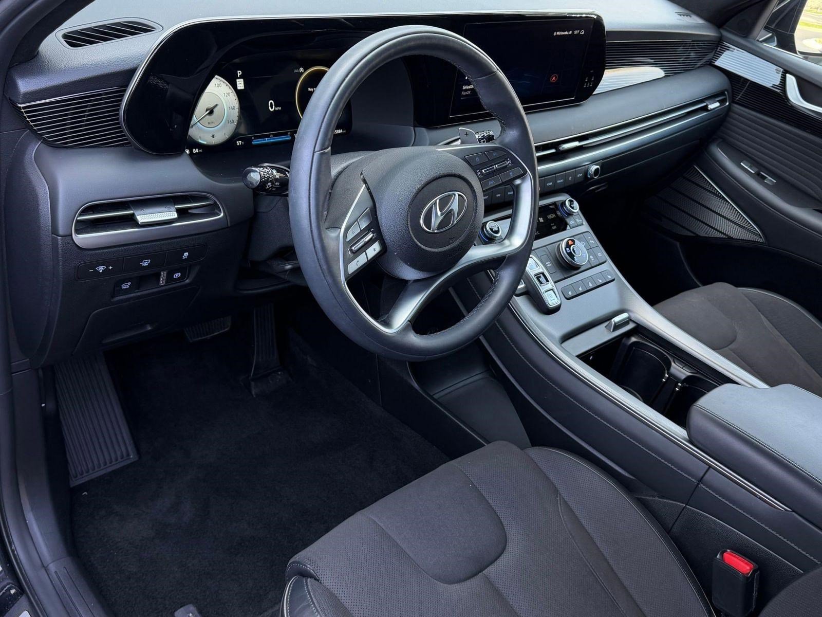 Used 2024 Hyundai Palisade Calligraphy image 4