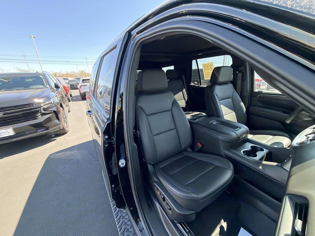 Used 2024 Chevrolet Tahoe Z71 AWD/4WD image 32