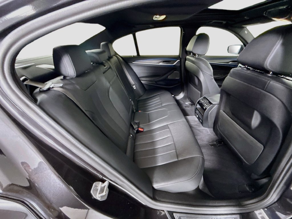 Used 2022 BMW 530e RWD image 23