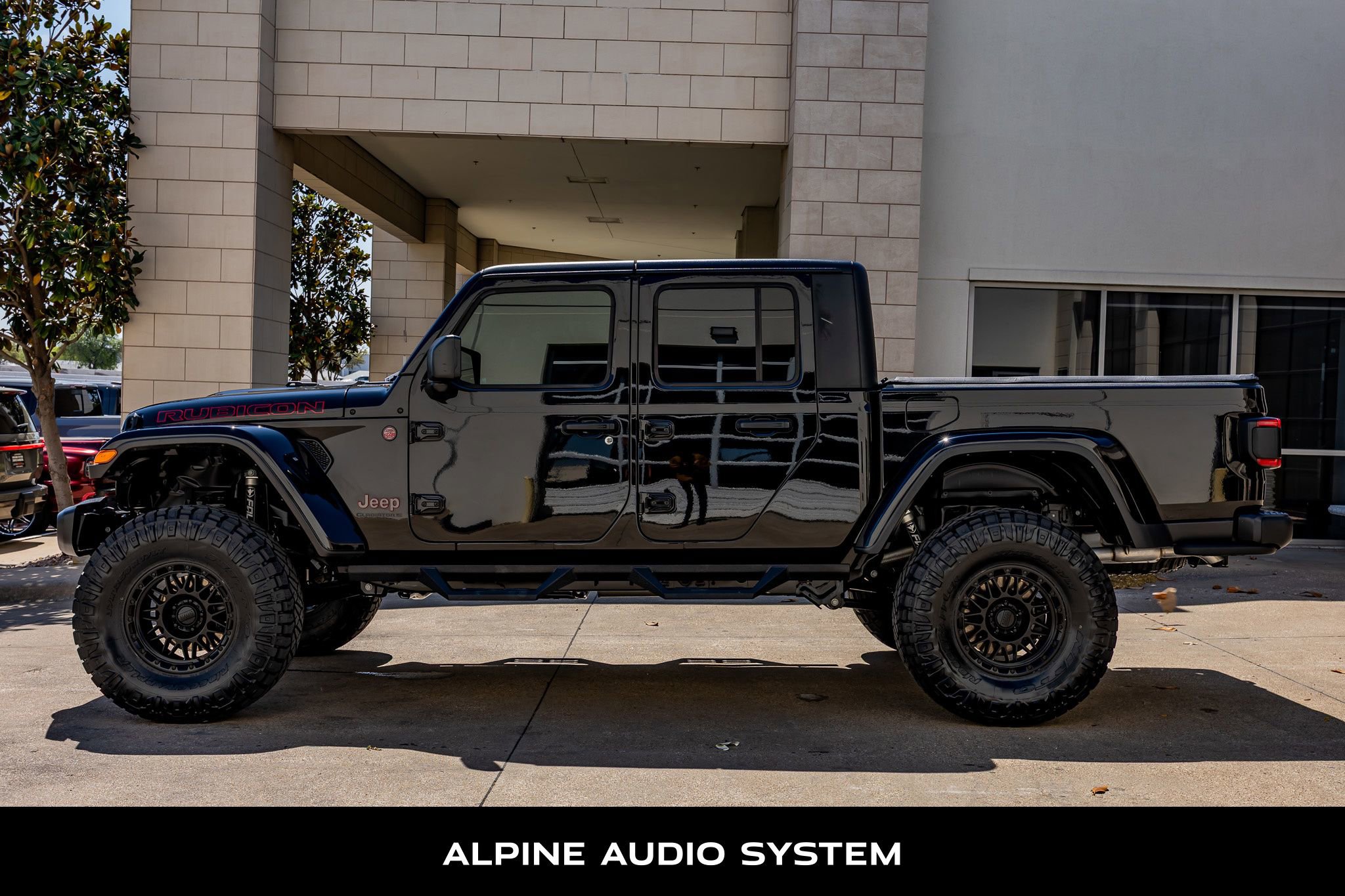 Used 2023 Jeep Gladiator Rubicon w/ LED Lighting Group AWD/4WD image 6