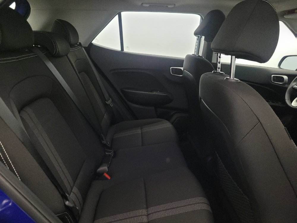 Used 2024 Hyundai Venue SEL FWD image 19