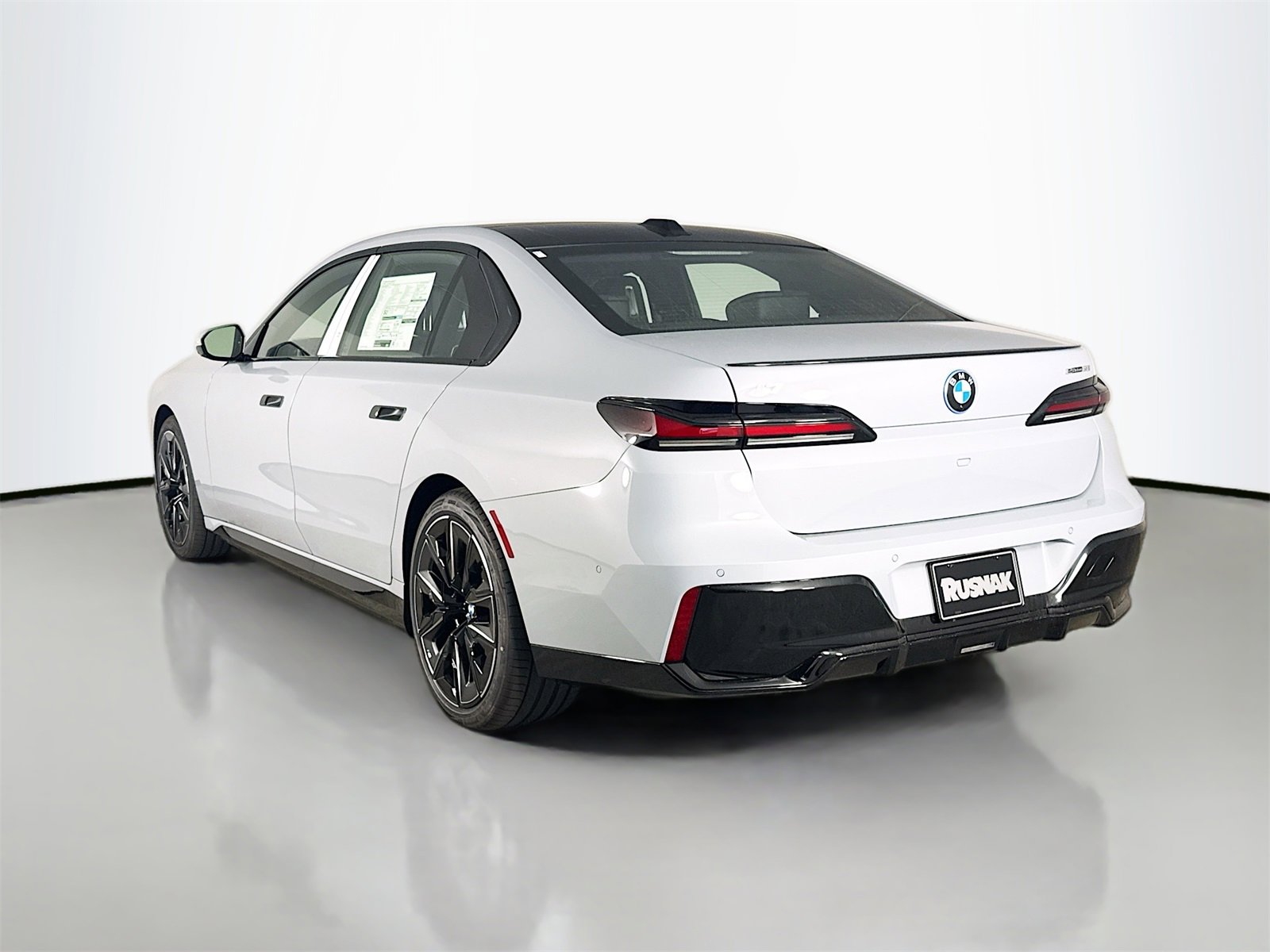 New 2026 BMW i7 eDrive50 w/ M Sport Package image 5