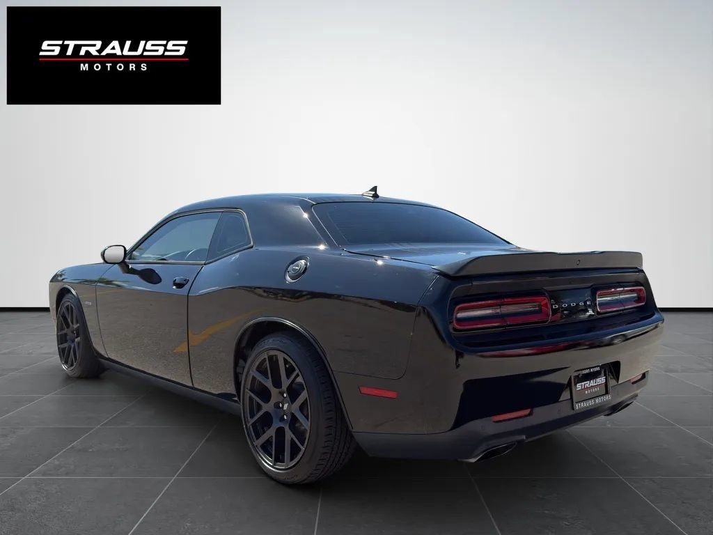 Used 2017 Dodge Challenger R/T Plus RWD image 10