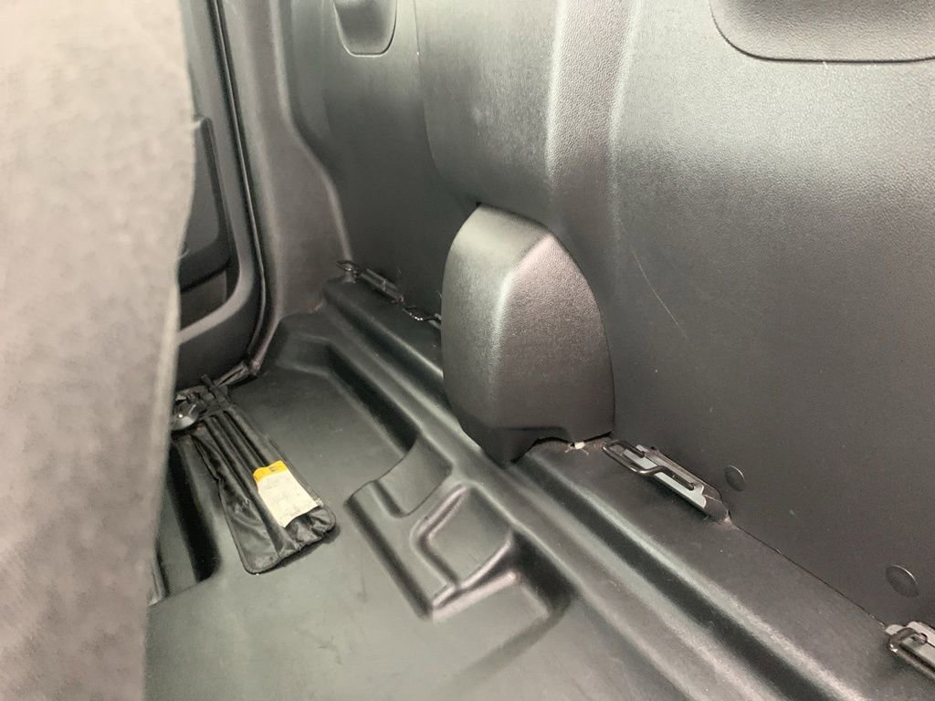 Used 2022 Chevrolet Colorado LT w/ Fleet Safety Package RWD image 20