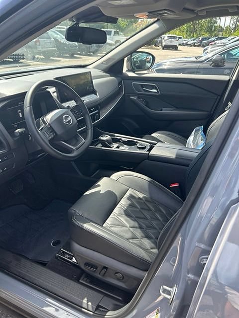 Certified 2026 Nissan Rogue Platinum w/ Platinum Premium Package AWD/4WD image 14
