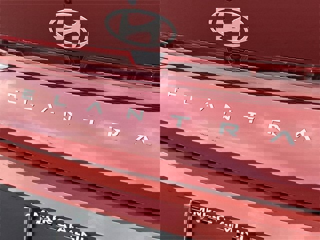 Certified 2024 Hyundai Elantra SEL w/ Convenience Package image 31