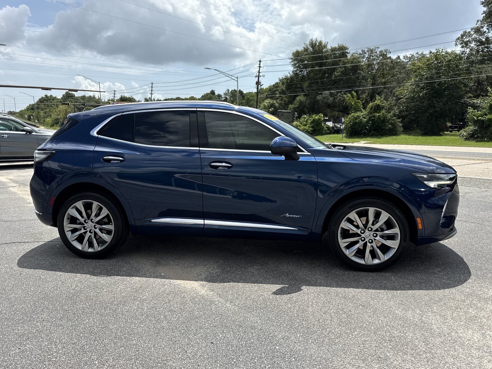 Used 2022 Buick Envision Avenir w/ Technology Package II FWD image 6