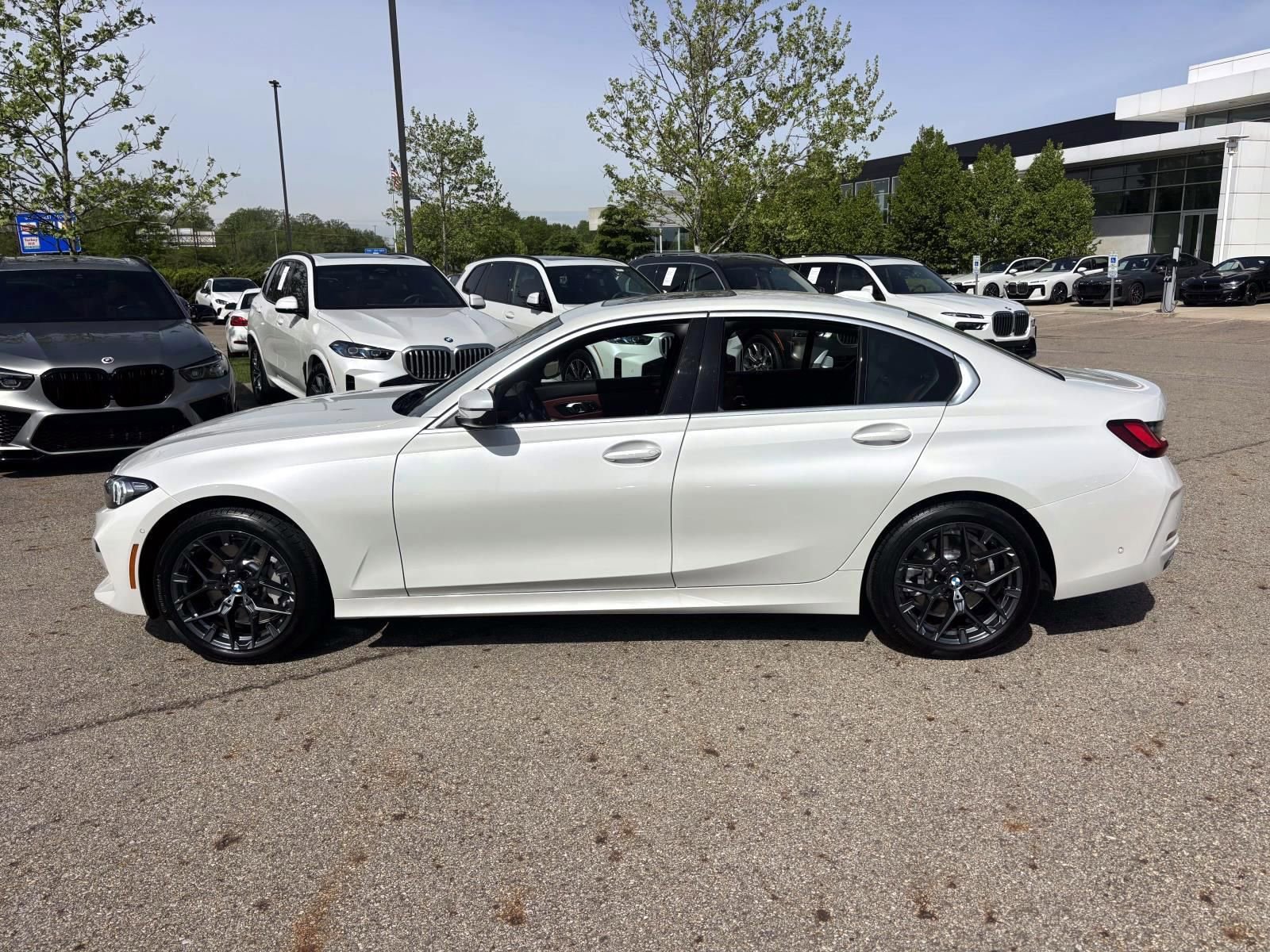 Used 2025 BMW 330i xDrive Sedan AWD/4WD image 8