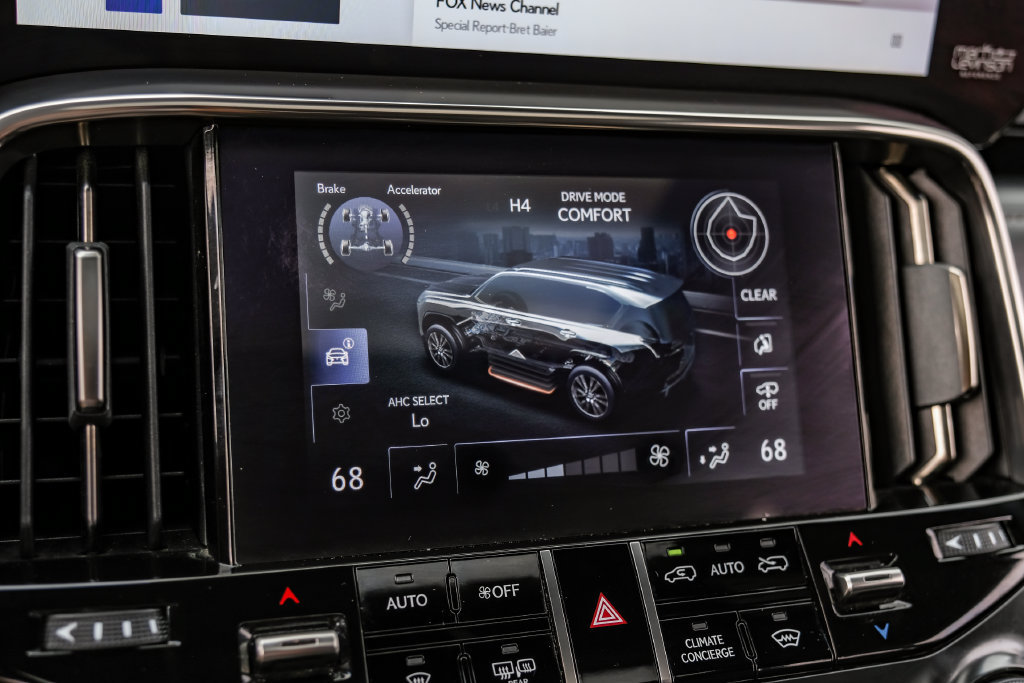 Used 2024 Lexus LX 600 F Sport AWD/4WD image 36