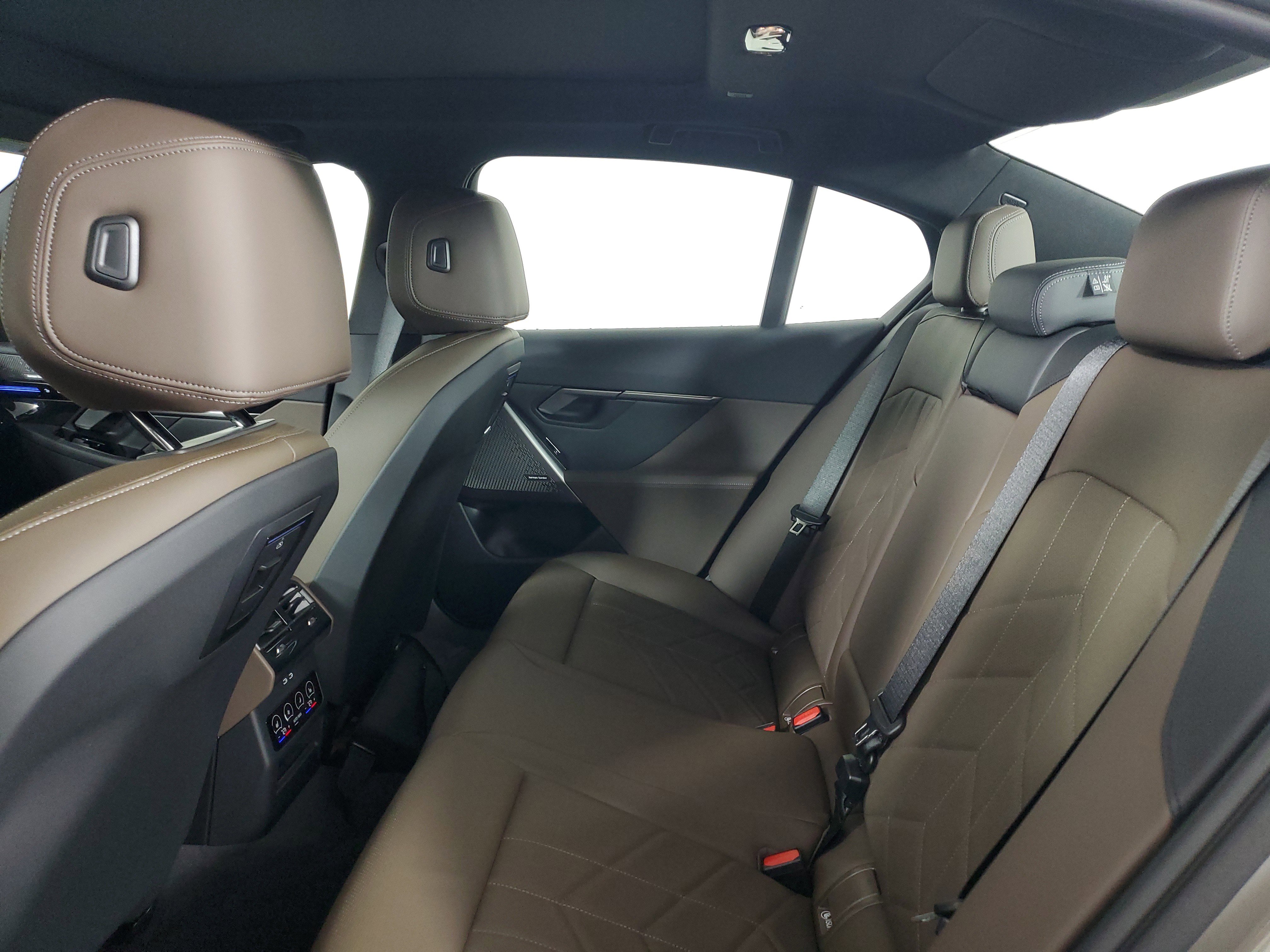 Used 2026 BMW 530i xDrive image 10