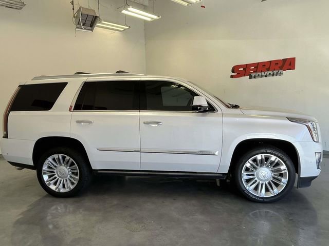 Used 2018 Cadillac Escalade Platinum image 2