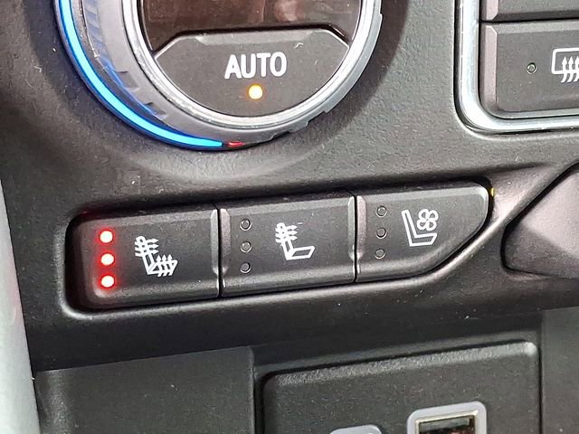 Used 2024 Chevrolet Suburban Premier image 23