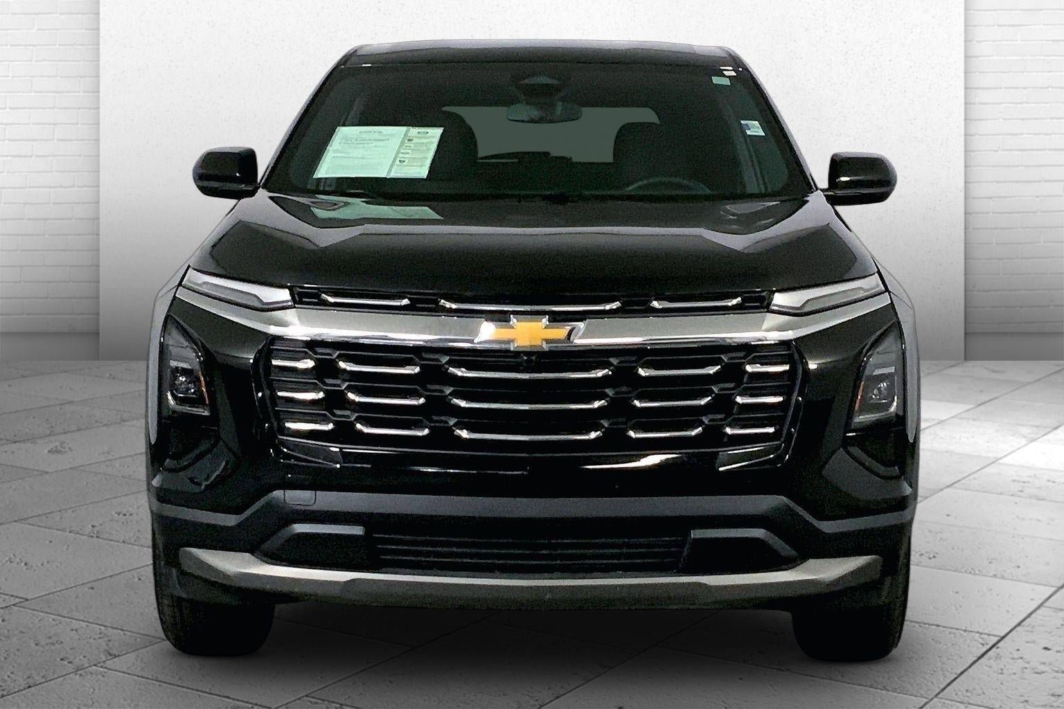 Used 2026 Chevrolet Equinox LT AWD/4WD image 2