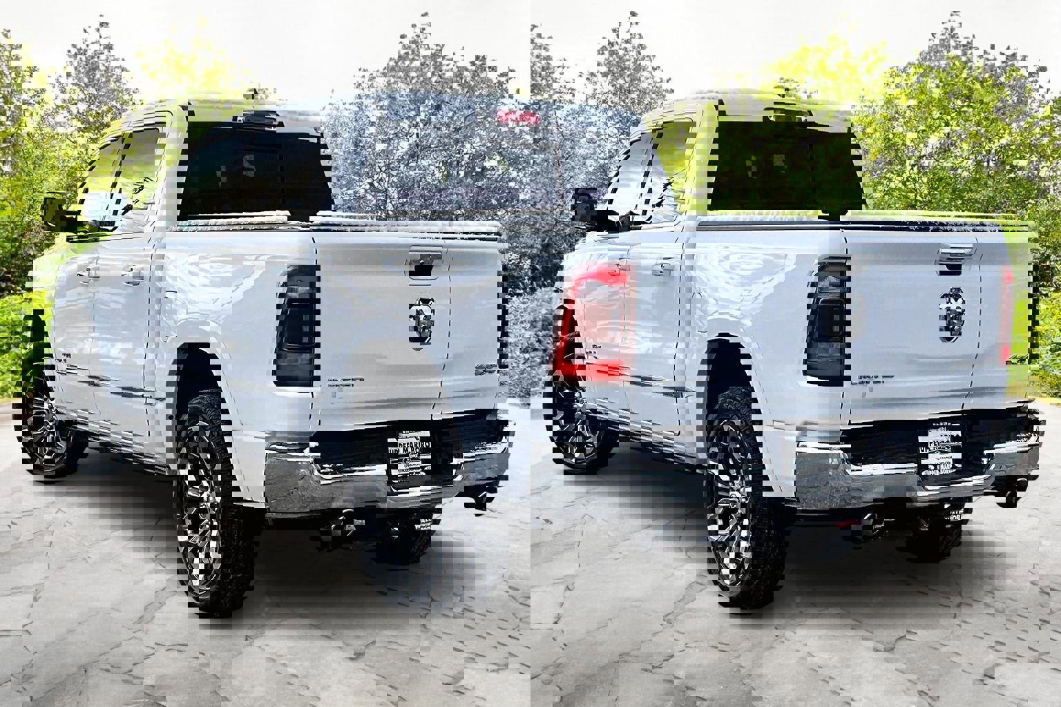 Used 2022 RAM 1500 Limited image 2